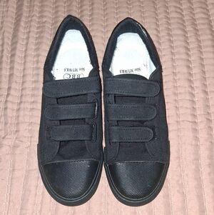 BBC Men's Black Sneakers Size Men's 7 Wome's 8.5 Pre-owned